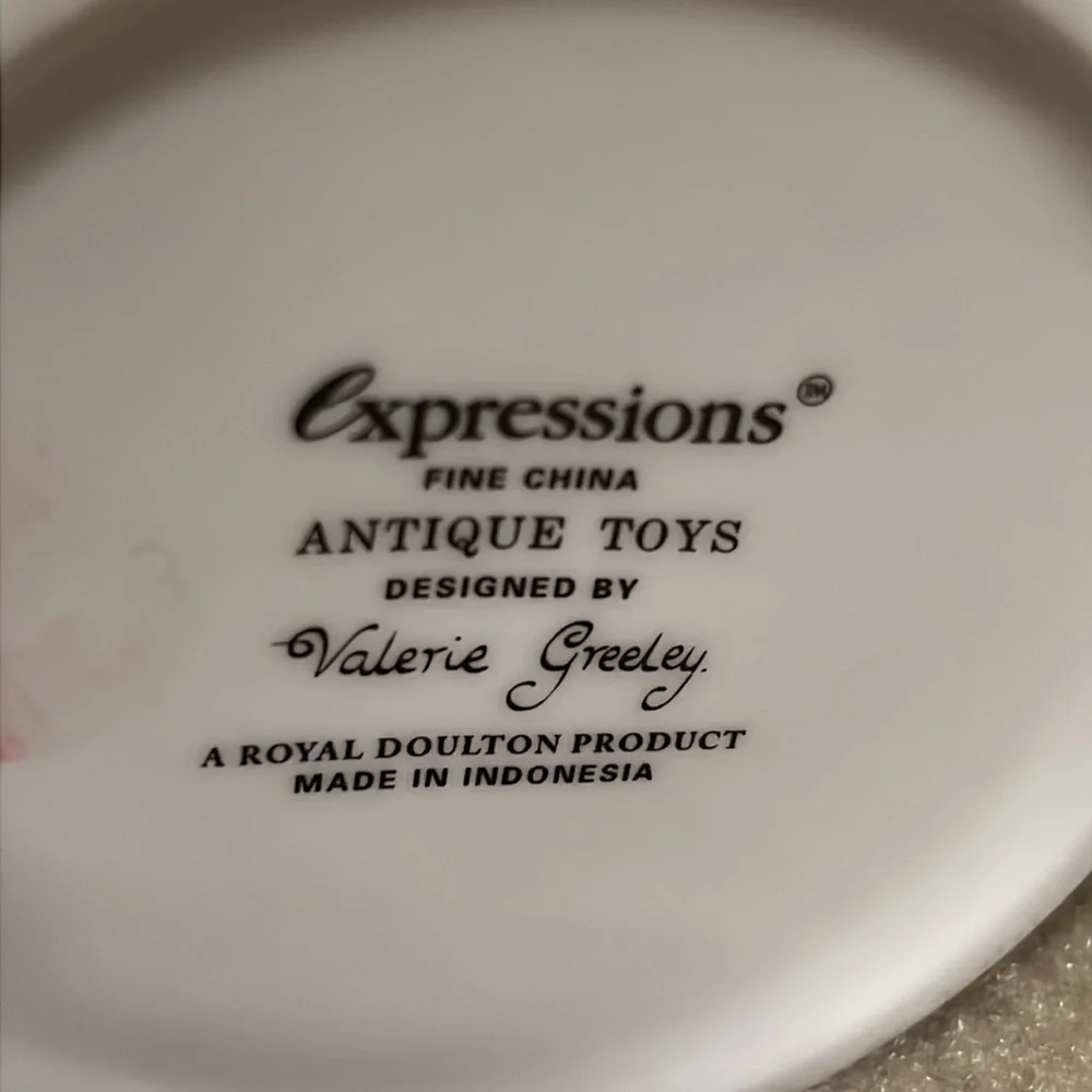 Expressions fine China Antique Toys mug by Valerie Greeley - Picture 5 of 5
